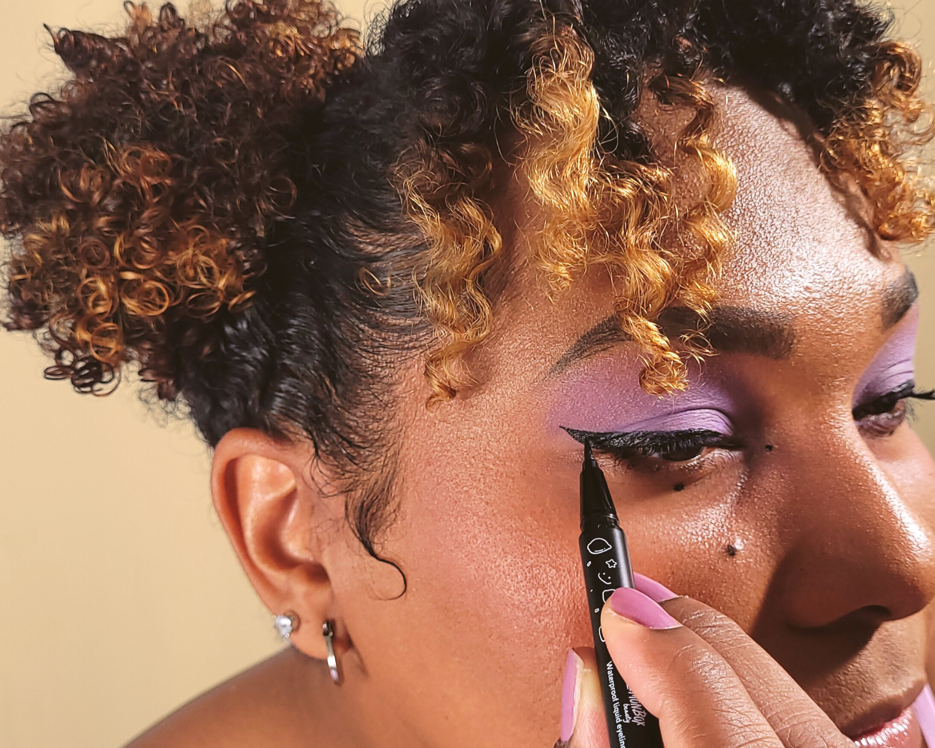 Lemon Box Beauty Waterproof pro tip eyeliner Rochelle