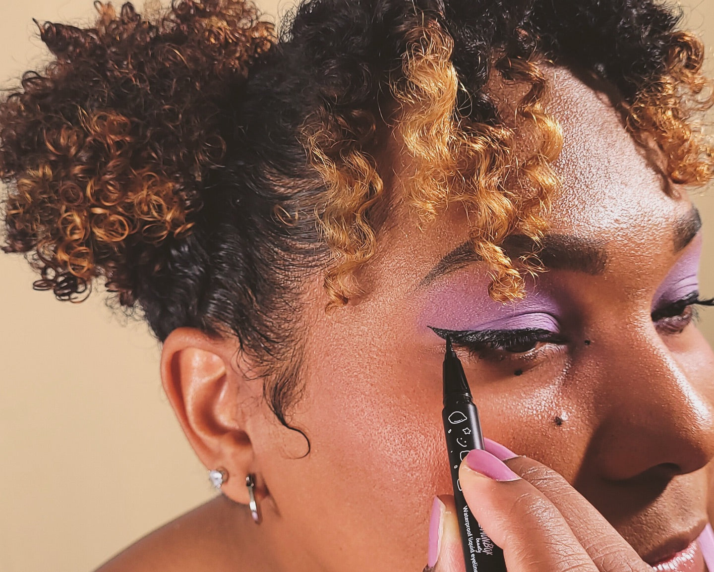 Lemon Box beauty pro tip eyeliner rochelle lowery